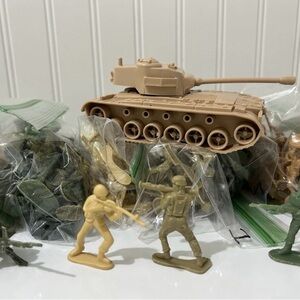 Military Vintage Playset with  Tank and Bags of Soldiers